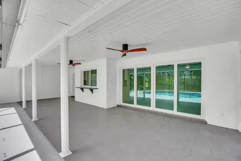 4384 SW 2nd Square SW Vero Beach FL 32968