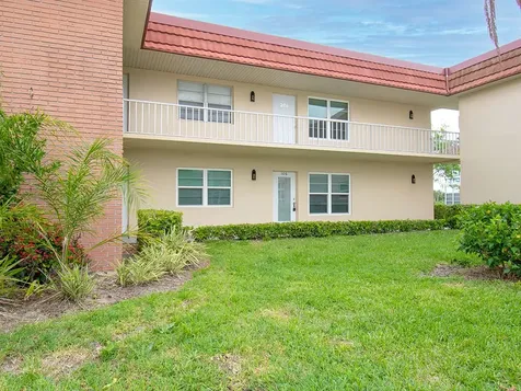 66 Woodland Drive Vero Beach FL 32962