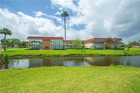 66 Woodland Drive Vero Beach FL 32962