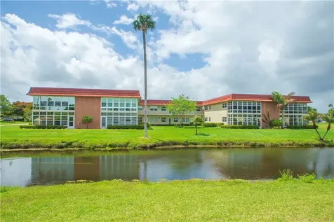 66 Woodland Drive Vero Beach FL 32962