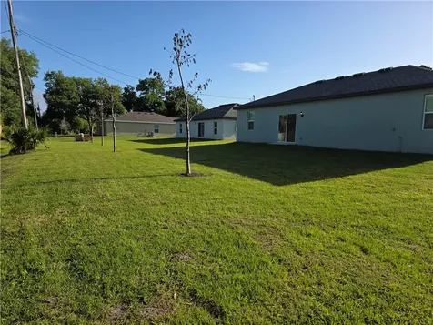 8715 98th Court Vero Beach FL 32967