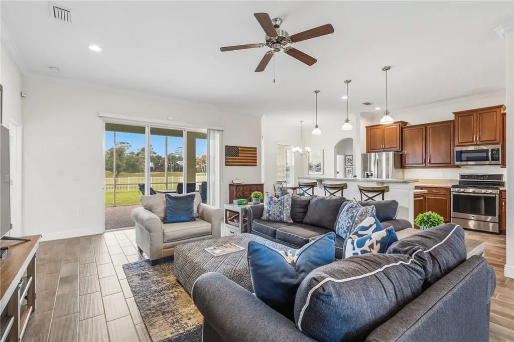 7239 E Village Square Vero Beach FL 32966