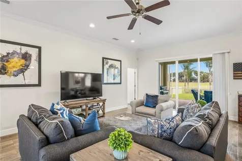 7239 E Village Square Vero Beach FL 32966