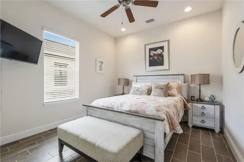 7239 E Village Square Vero Beach FL 32966