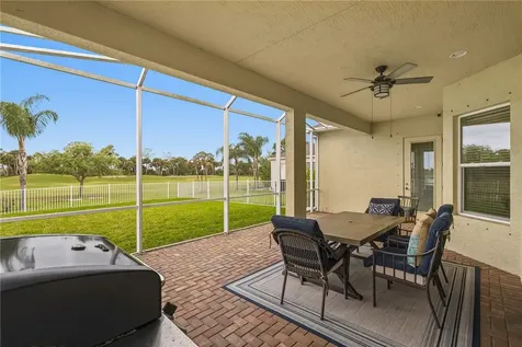 7239 E Village Square Vero Beach FL 32966