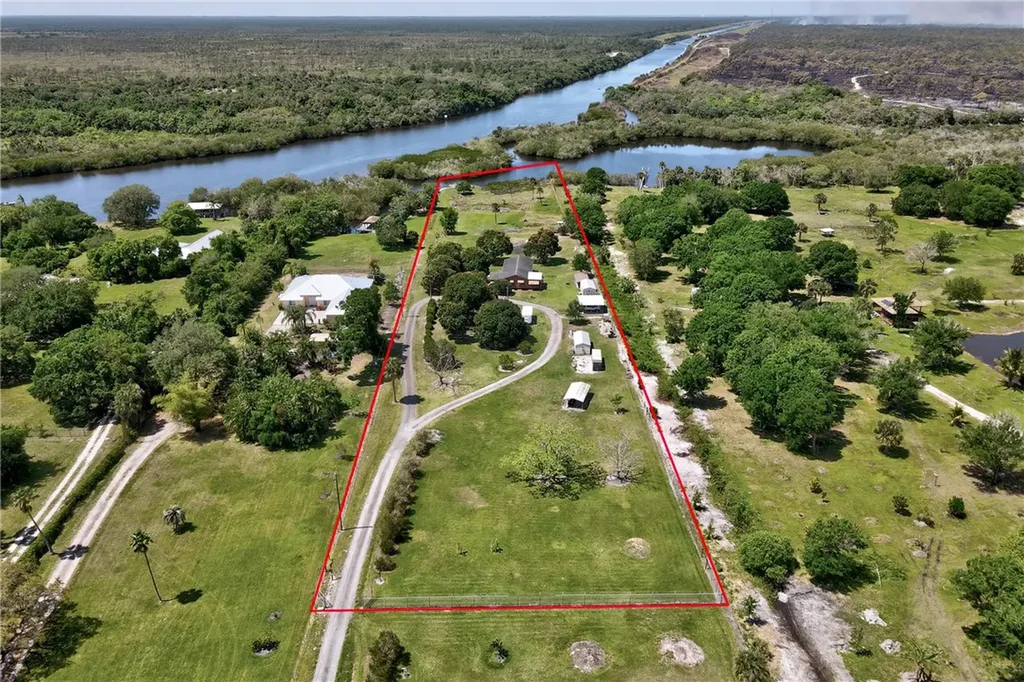 9556 Fleming Grant Road Micco FL 32976
