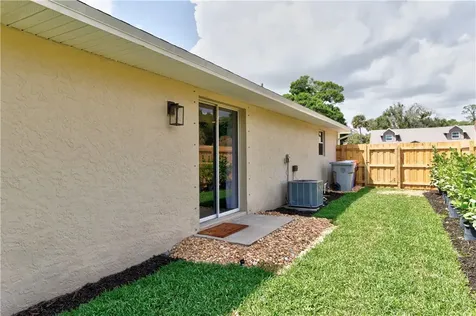 674 30th Avenue SW Vero Beach FL 32968