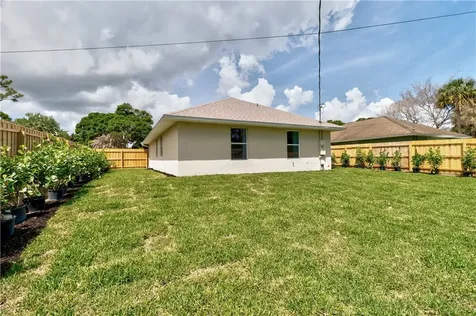 674 30th Avenue SW Vero Beach FL 32968