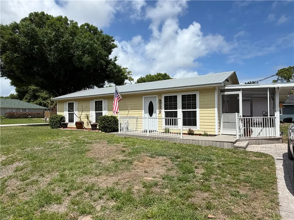 2326 SW 15th Street SW Vero Beach FL 32962