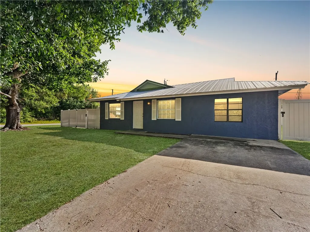 304 8th Avenue SW Vero Beach FL 32962