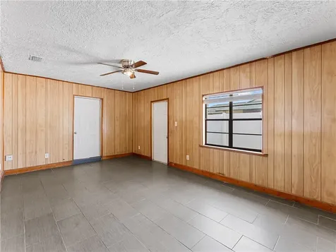 304 8th Avenue SW Vero Beach FL 32962