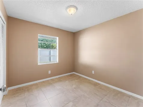 304 8th Avenue SW Vero Beach FL 32962