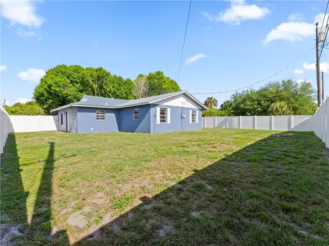 304 8th Avenue SW Vero Beach FL 32962