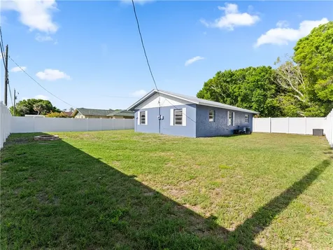 304 8th Avenue SW Vero Beach FL 32962