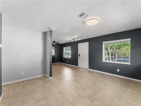 304 8th Avenue SW Vero Beach FL 32962