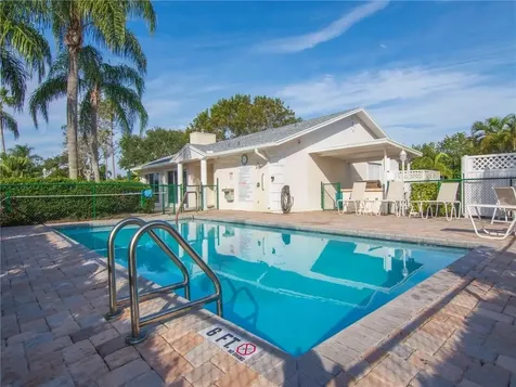 422 Grove Isle Circle Vero Beach FL 32962