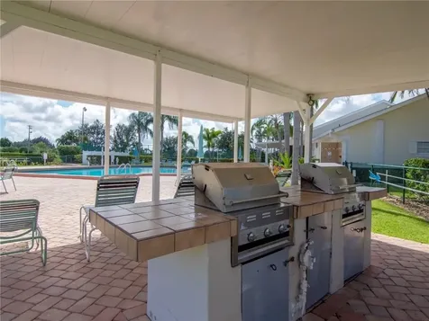 422 Grove Isle Circle Vero Beach FL 32962
