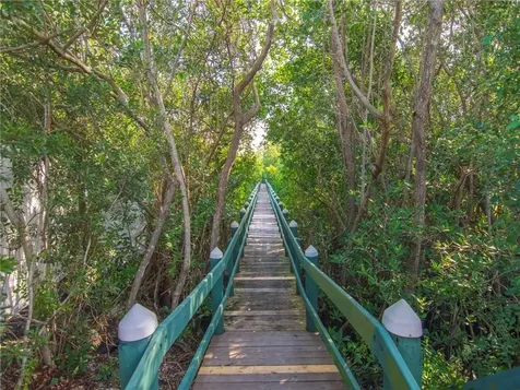 422 Grove Isle Circle Vero Beach FL 32962