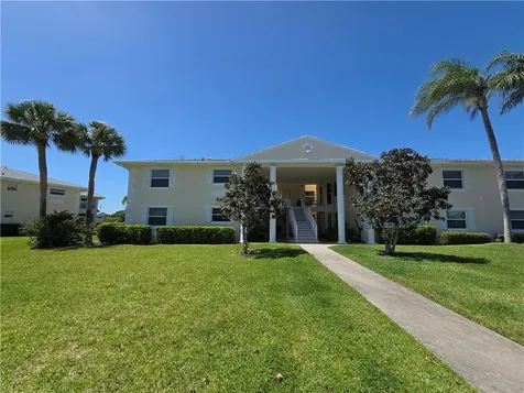 422 Grove Isle Circle Vero Beach FL 32962