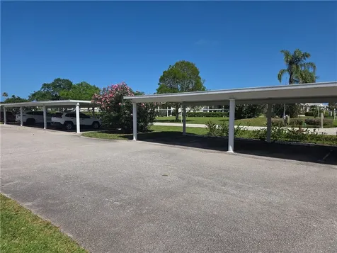 422 Grove Isle Circle Vero Beach FL 32962