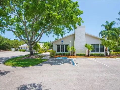 422 Grove Isle Circle Vero Beach FL 32962