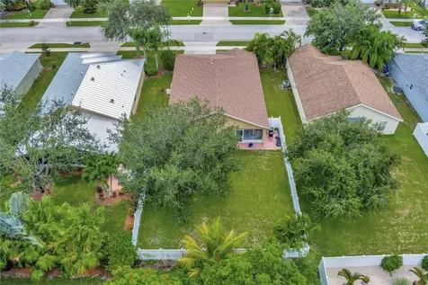 427 Lexington Avenue SW Vero Beach FL 32962