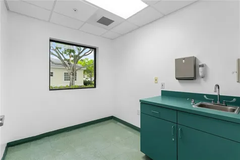 845 37th Place Vero Beach FL 32960