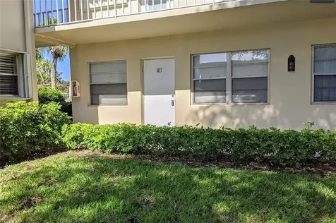 28 Pine Arbor Lane Vero Beach FL 32962