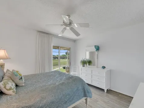 68 Royal Oak Court Vero Beach FL 32962