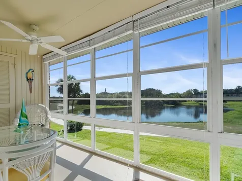 68 Royal Oak Court Vero Beach FL 32962