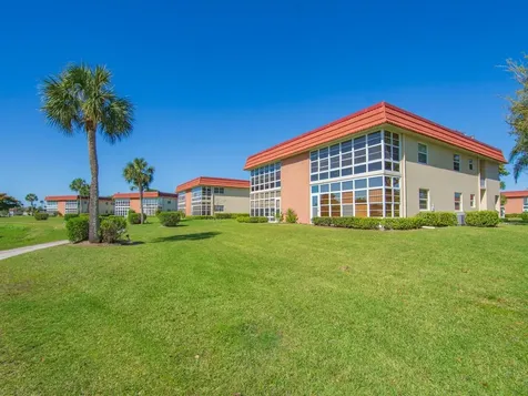 68 Royal Oak Court Vero Beach FL 32962