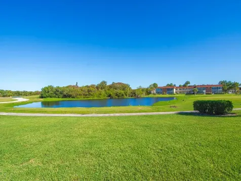 68 Royal Oak Court Vero Beach FL 32962