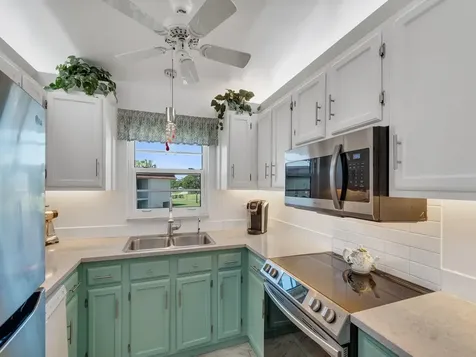 68 Royal Oak Court Vero Beach FL 32962