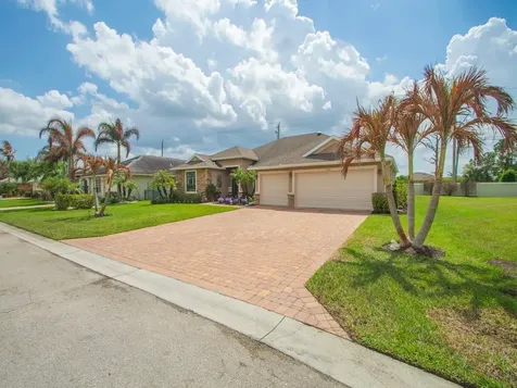 5907 Brae Burn Circle Vero Beach FL 32967