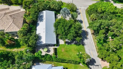 5008 Tradewinds Drive Vero Beach FL 32963