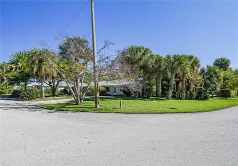 5008 Tradewinds Drive Vero Beach FL 32963