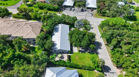5008 Tradewinds Drive Vero Beach FL 32963