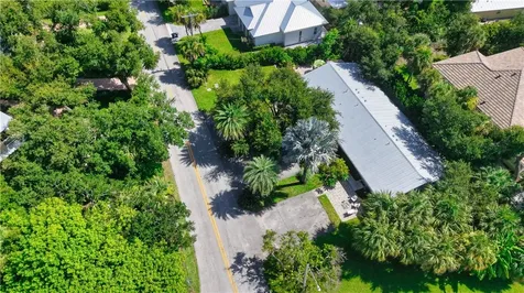 5008 Tradewinds Drive Vero Beach FL 32963