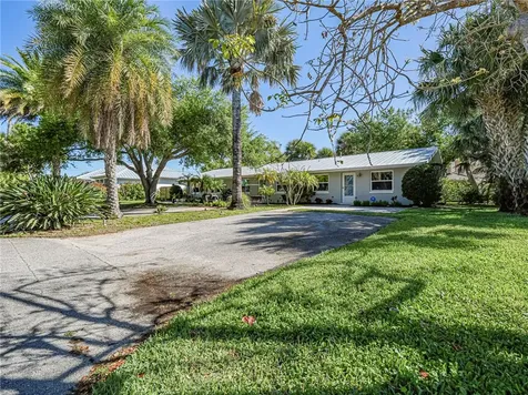 5008 Tradewinds Drive Vero Beach FL 32963