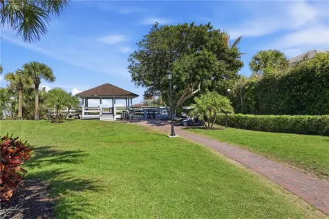 1048 Admirals Walk Vero Beach FL 32963