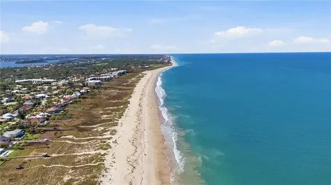 1048 Admirals Walk Vero Beach FL 32963