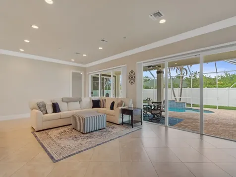 445 Wingate Terrace SW Vero Beach FL 32968