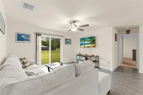 8275 105th Court Vero Beach FL 32967