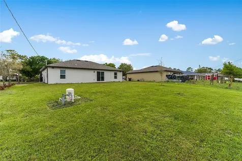 8275 105th Court Vero Beach FL 32967