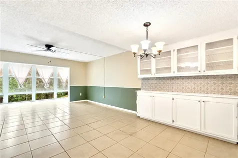 1901 Indian River Boulevard Vero Beach FL 32960