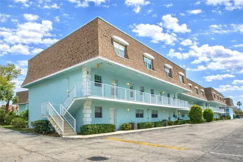 1901 Indian River Boulevard Vero Beach FL 32960