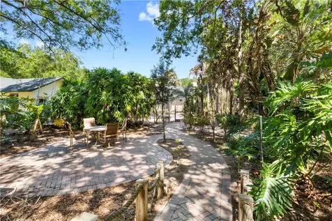6235 4th Street Vero Beach FL 32968