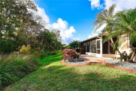 6335 Astor Place Vero Beach FL 32966