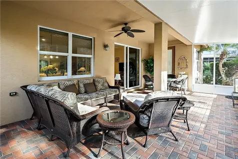 6335 Astor Place Vero Beach FL 32966
