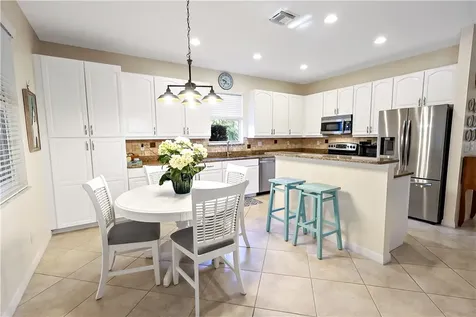 6335 Astor Place Vero Beach FL 32966